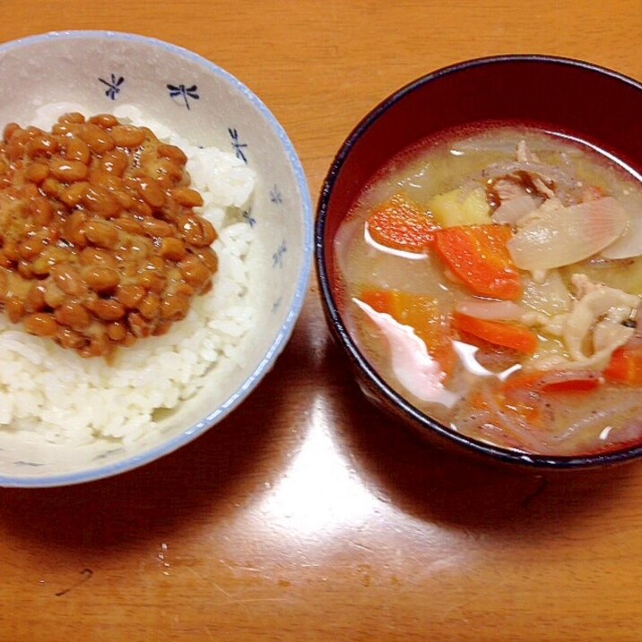 ばあば直伝！具だくさん豚汁と納豆ご飯